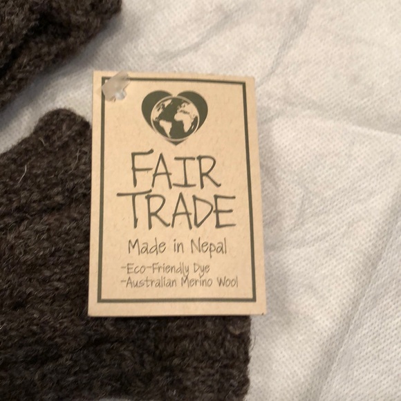 NWT brown fleece lined fingerless gloves - Picture 8 of 8